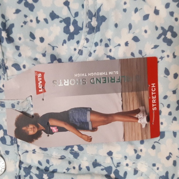 NWT "Levi's" Girlfriend Shorts Girls Size 16 Regular - Picture 2 of 5